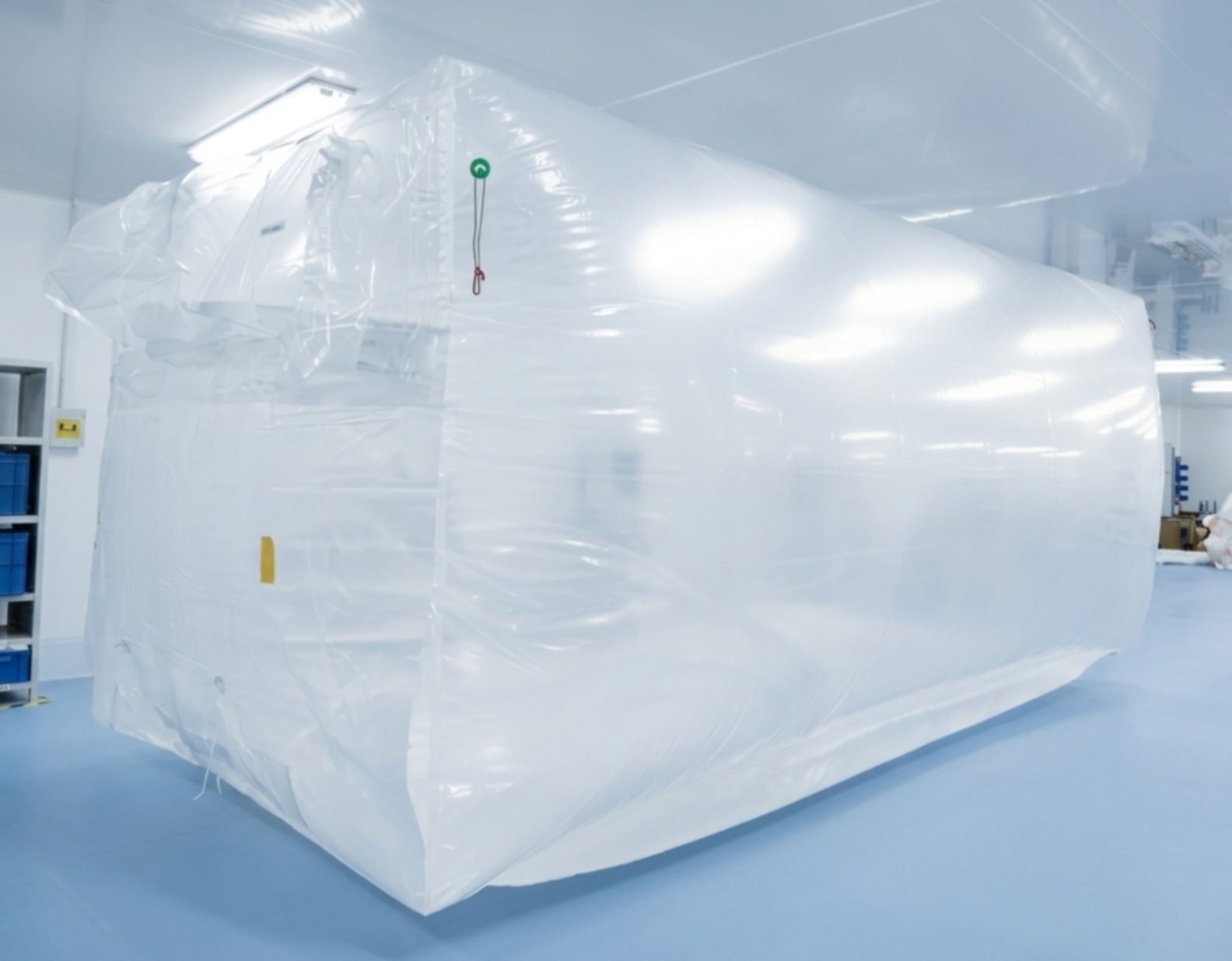 Dry bulk liner installed inside a container for dry bulk cargo transportation